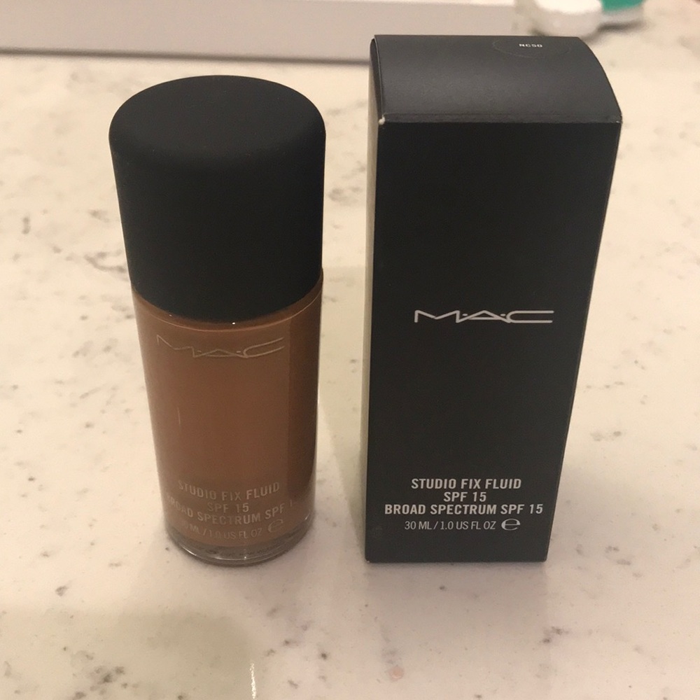 NIB NC50 Mac Studio Fix Fluid